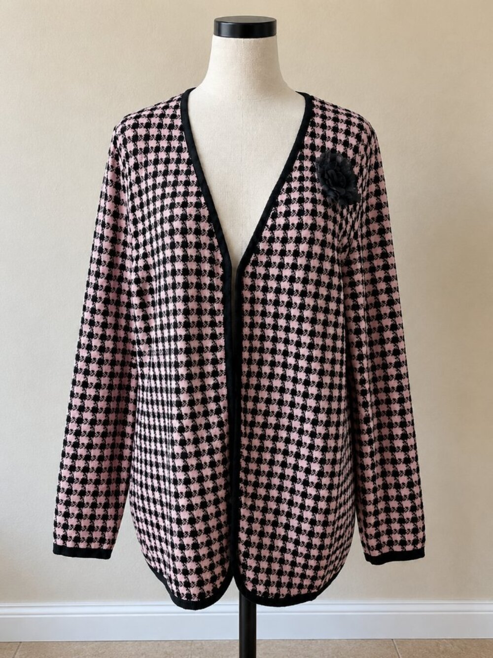 Grace Dane Lewis Pink Black Houndstooth Cardigan 1X Rosette Flower